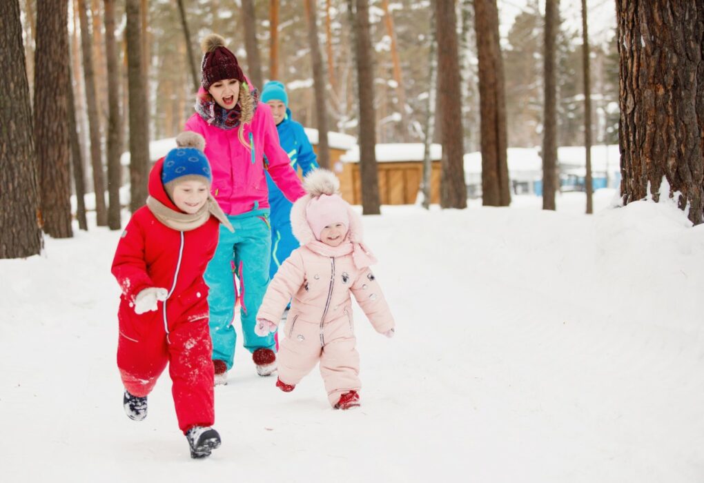 mama dzieci i zima